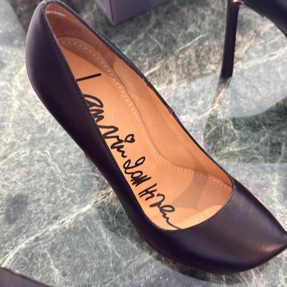 Black Lanvin Pumps EUC size 37.5/7.5 - Picture 3 of 10